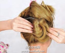 時尚浪漫編發(fā) 立體感強風情萬種