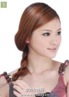 甜心小卷發(fā)讓臉龐更具線條感和親切感