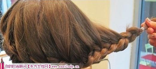 簡單易學(xué)法式盤發(fā)發(fā)型圖解 跟上時尚潮流腳步