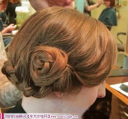 簡單易學法式盤發(fā)發(fā)型圖解 跟上時尚潮流腳步