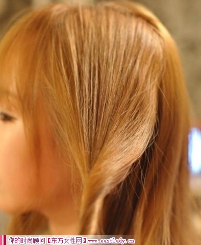 DIY韓式發(fā)箍編發(fā) 讓你散發(fā)獨(dú)特甜美魅力