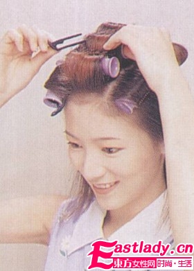 自然卷曲馬尾辮的扎法 好看又有型