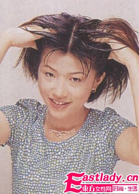 蓬松復(fù)古式短發(fā)發(fā)型彰顯野性美