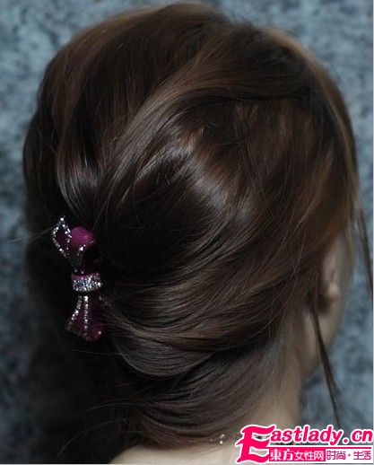 2012新款氣質(zhì)鳥窩發(fā)型 時(shí)尚味十足