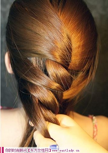 學(xué)習(xí)韓式淑女范編發(fā)盤(pán)發(fā)圖解 展現(xiàn)你優(yōu)雅氣質(zhì)