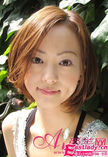 2012新款中分BOB頭 盡現(xiàn)時尚活力氣質(zhì)