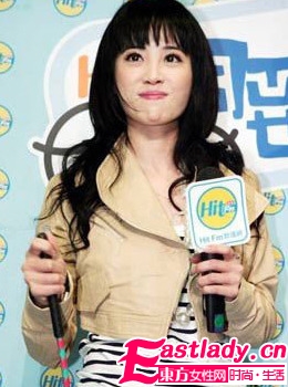 明星典范 復(fù)古劉海的11種搭配范兒