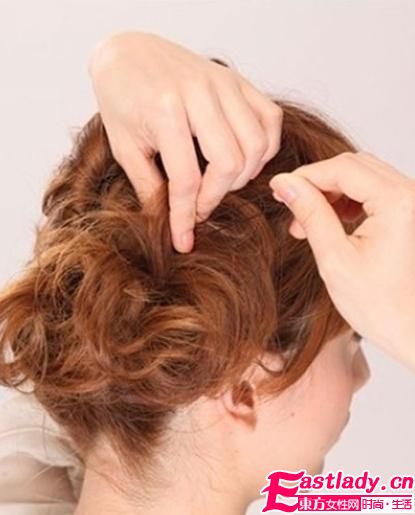 學(xué)習(xí)韓式盤(pán)發(fā)技巧 讓你輕松擁有靚麗發(fā)型