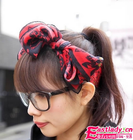 16款絲巾扎發(fā)法 人美發(fā)更美
