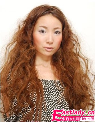 4款方臉發(fā)型 豪邁中添女人味