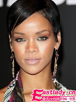 流行天后蕾哈娜的個(gè)性發(fā)型盤點(diǎn)