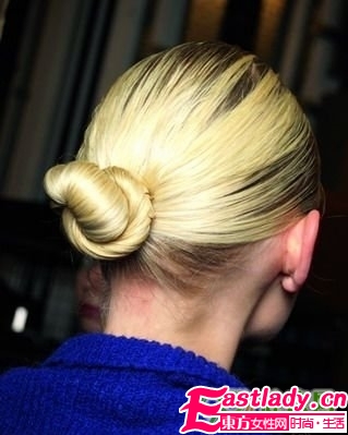 09最新韓國(guó)優(yōu)雅新娘盤發(fā)