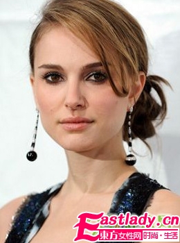 明星示范蓬松盤發(fā)派對造型