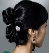 手把手教你9款超簡(jiǎn)單韓式發(fā)型DIY 韓式經(jīng)典盤發(fā)DIY步驟圖解