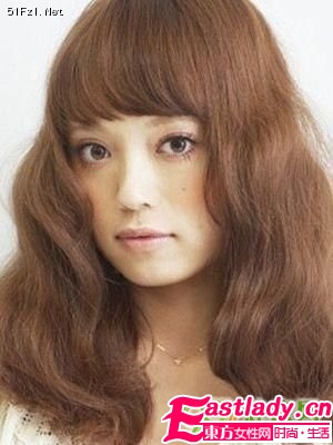 看看哪種卷發(fā)適合你