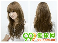 輕熟女變嫩招 時尚發(fā)型妝容巧搭配