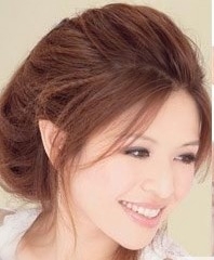 日系復(fù)古風(fēng)情盤發(fā)DIY步驟圖解