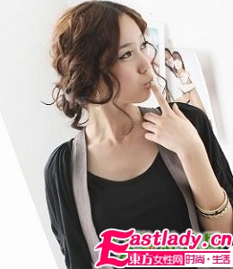 簡單易學 橫掃韓國街頭的經(jīng)典韓式盤發(fā)