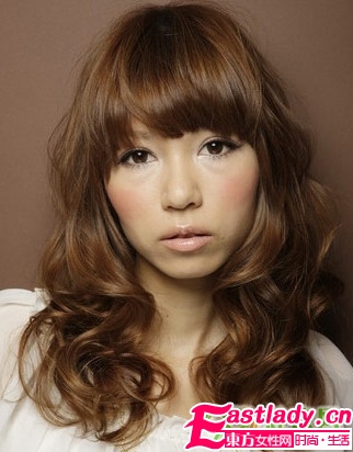 根據(jù)發(fā)質(zhì)特點(diǎn) 設(shè)計(jì)你自己的氣質(zhì)發(fā)型