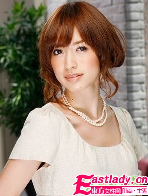 09秋季最新輕熟女知性中長(zhǎng)發(fā)