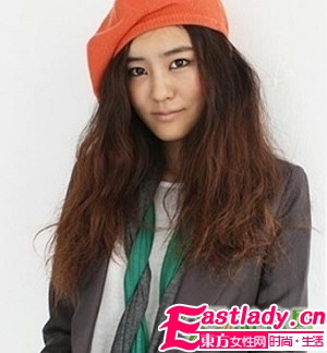 入冬時尚 看線帽如何搭配大卷發(fā)