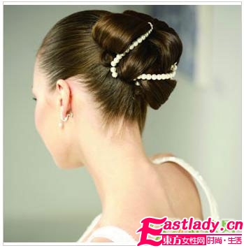 6款不同臉型的浪漫法國(guó)新娘盤(pán)發(fā)