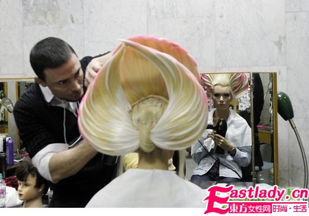 莫斯科另類發(fā)型秀 雷過Lady GaGa