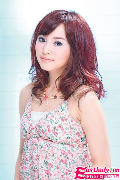 溫柔發(fā)型DIY 一分鐘甩掉大餅?zāi)?組圖)