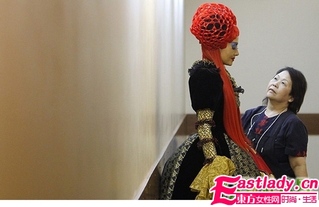 莫斯科另類發(fā)型秀 雷過Lady GaGa