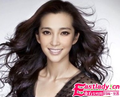 讓頭發(fā)蓬松的三個技巧