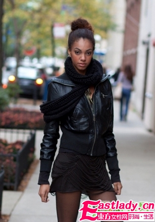 街拍外國美女流行發(fā)型