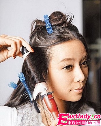 甜美中分編發(fā)的編法圖解