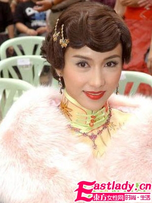 明星復(fù)古發(fā)型 品最美女人味
