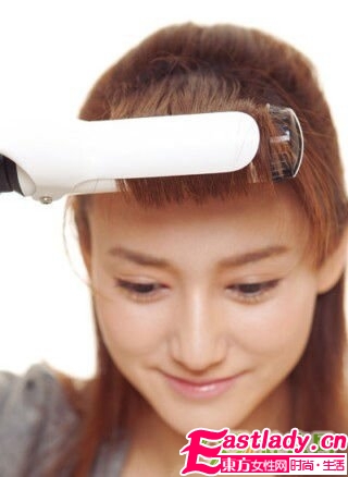 劉海卷發(fā)的竅門