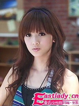 臺灣網(wǎng)絡(luò)紅人果子的百變清純發(fā)型