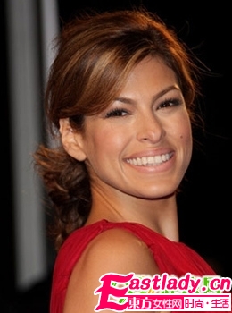 時(shí)尚明星 性感卷發(fā)10竅門