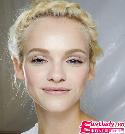 唯美法式麻花辮編發(fā)發(fā)型