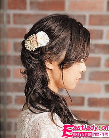 優(yōu)雅斜垂馬尾編發(fā)的編法圖解步驟