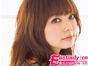 2011極富女人味的五款卷發(fā)