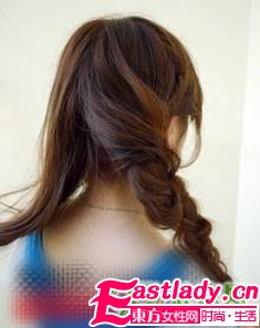 日系優(yōu)雅辮子盤發(fā)的編法圖解