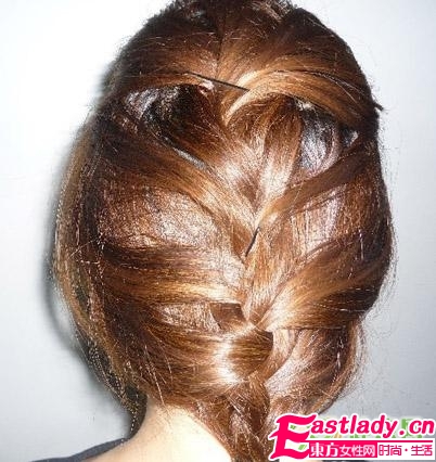 冬季韓式盤發(fā)圖解