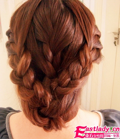 初秋韓式氣質(zhì)編發(fā)的編法步驟圖解