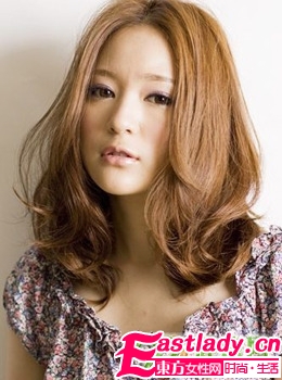 完美劉海 巧搭蓬松浪漫卷發(fā)