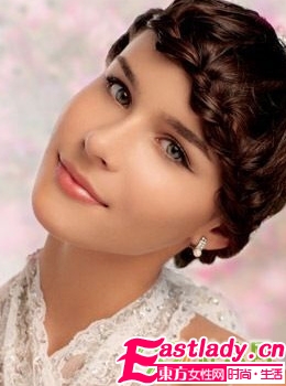 魅力獨特 7款美麗新娘盤發(fā)步驟