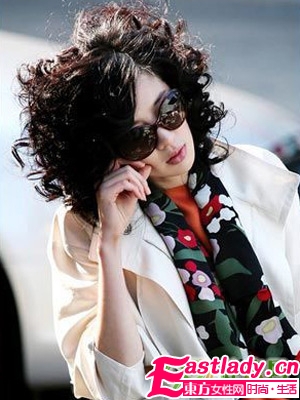 柔美清爽 最新冬季卷發(fā)造型