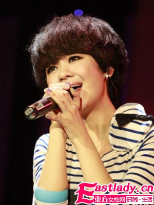 女明星大秀鍋蓋頭發(fā)型 可愛又個性