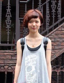 潮人示范露額短劉海發(fā)型 一起來學一下吧