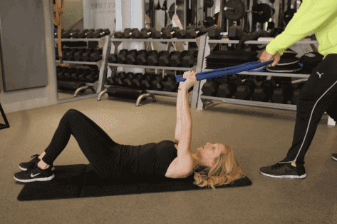 8式瑜伽豐胸法 讓你呈現(xiàn)傲人雙峰