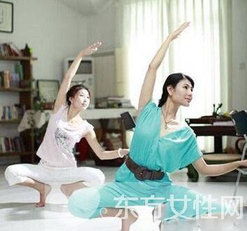 辦公室瑜伽鍛煉教程圖解 消除疲勞保持好身材