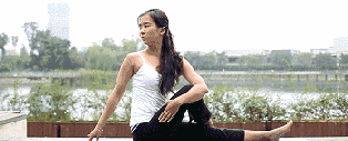 古印度瑜伽入門法 減肥養(yǎng)顏兩不誤